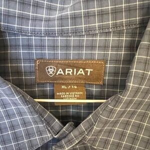 Ariat Pro Series Shirt Blue Short Sleeve Button Up Casual XL
Dry Cleaned!